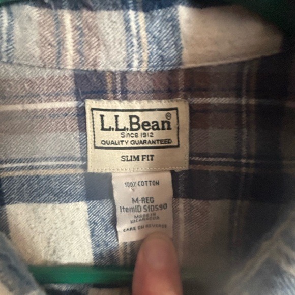 L.L. Bean Men’s Plaid Button-Down Shirt – Size Medium - Picture 3 of 3